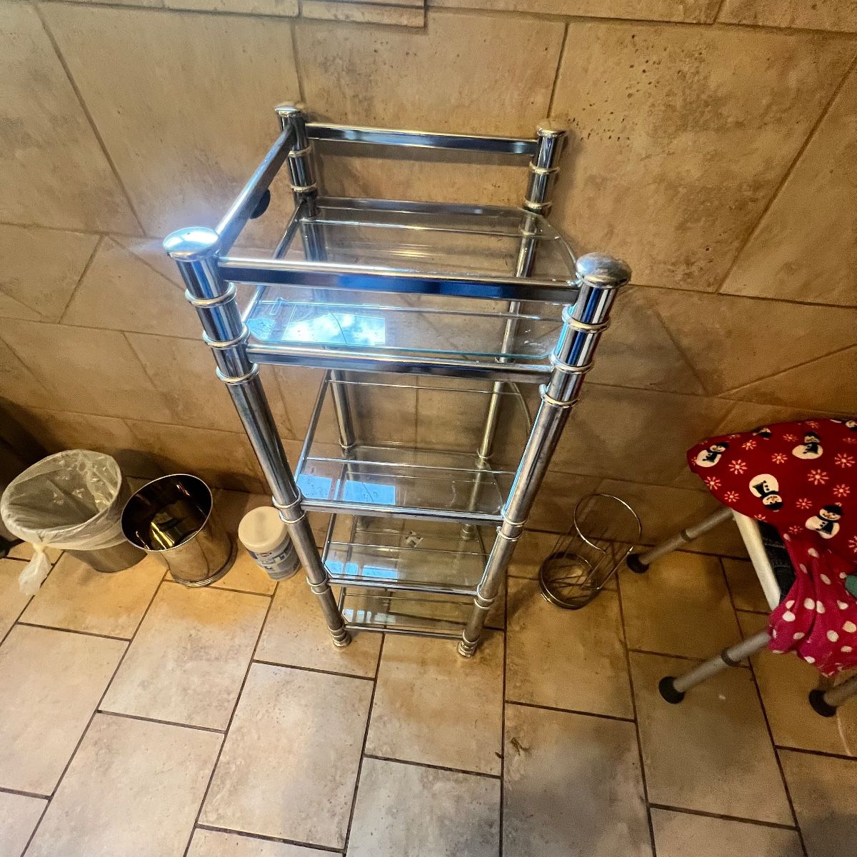 Bathroom shelf