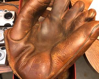 1940s Hutch Glove