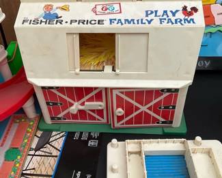Fisher-Price Play Family Farm