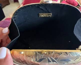 Vintage Carmen gold tone metal oval shell clutch bag