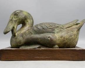 IMPORTANT LARGE MING DYNASTY SOLID BRONZE DUCK  SCULPTURE— 15TH–17TH CENTURY