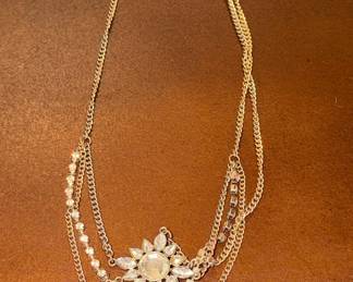 Vintage-Style Rhinestone Sunburst Head Chain Accessory