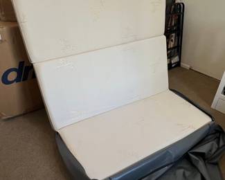 Milliard 4 Inch Tri Folding Mattress