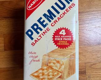 Vintage Nabisco Premium Saltine Crackers Tin (Bilingual)
