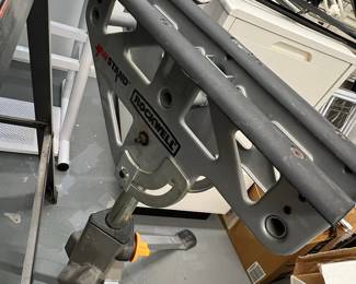 Hitachi CW40 16-Inch Scroll Saw