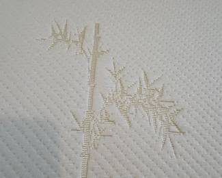 Milliard 4 Inch Tri Folding Mattress