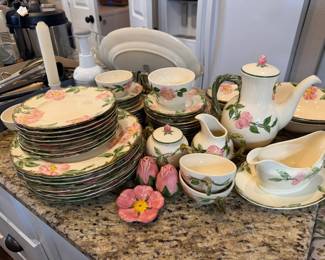 Dessert Rose dishes