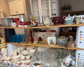 Tea Pots, Pyrex Early American bowl, glassware