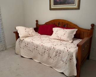 trundle bed 1of 2, decor, linens