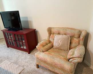 oversized chair, TV, TV cabinet