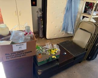 folding chairs,  bench/coffee table/ottoman, vases