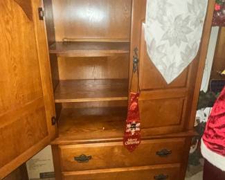 OAK DRESSING CHEST