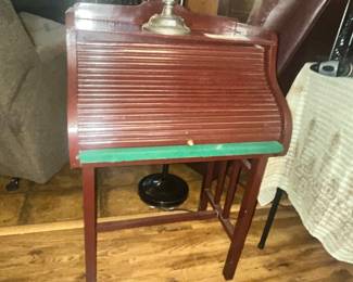 SMALL CHILD'S ROLLTOP DESK