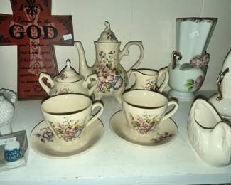 VINTAGE LILY CREEK TEA SET