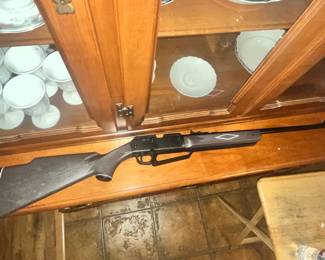 DAISY POWERLINE 880 AIR RIFLE