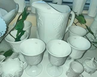 GRAPE PITCHER & GOBLETS