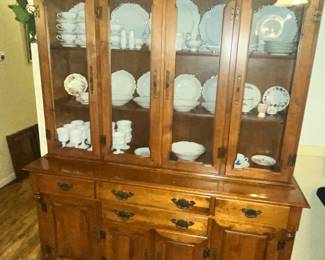 LOVELY "TELL CITY "MAPLE 4DR CHINA CABINET