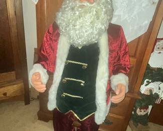 WORKING 5ft TALL ANIMATED SANTA - COMES WITH MICROPHONE!