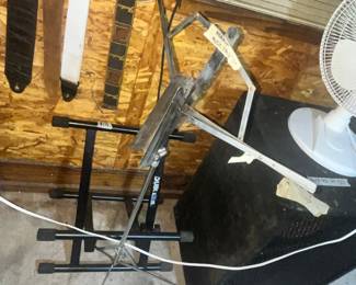 MUSIC STAND