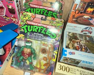 NINJA TURTLES NEW IN PACKAGE