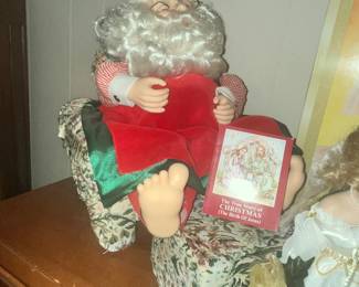 SLEEPING SANTA