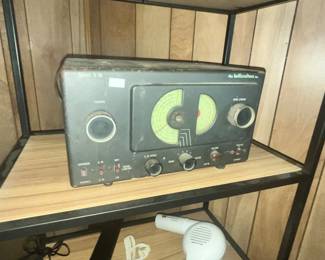 VINTAGE HALLICRAFTERS RADIO