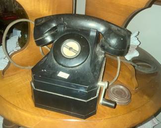 VINTAGE CRANK TELEPHONE