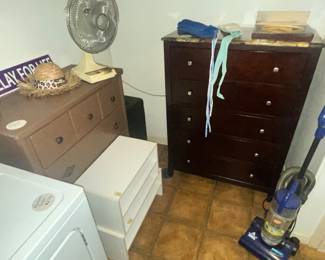 CHESTS OF DRAWERS