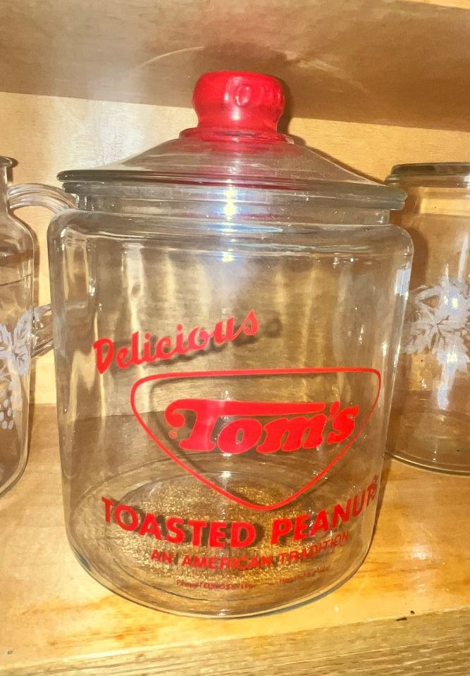 GREAT TOM'S PEANUTS JAR!