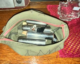 BAG OF SLIDES & FINGER PICKS