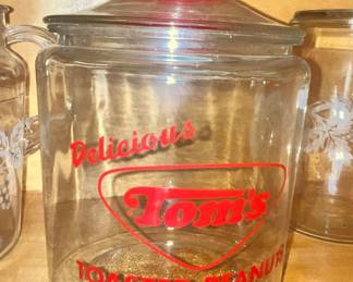 GREAT TOM'S PEANUTS JAR!