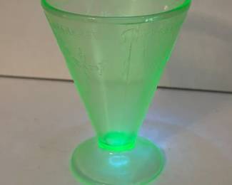 Hocking Rose Cameo Green Uranium Glass Tumbler