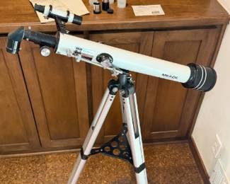 Meade Model 231 60mm Refractor Telescope & Accessories