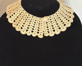 Vintage Hand-Crocheted Lace Detachable Collar