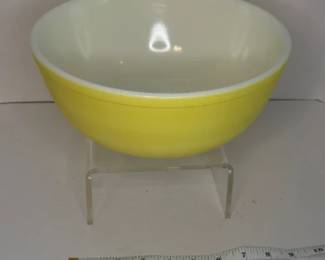 Pyrex Primary Colors Yellow 404 Mixing Bowl