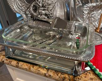 Vintage sandcast, aluminum casserole dish holder