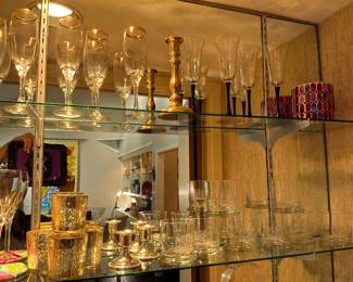 Champagne glasses with gold rim