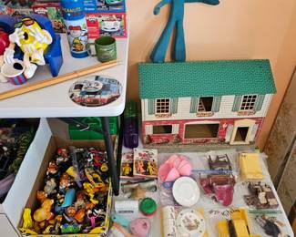 Toys, Puzzles, and Collectibles