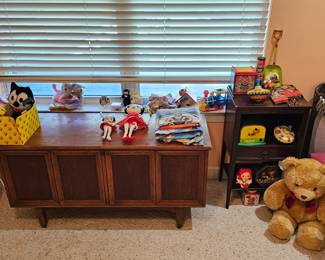 Vintage Lane Hope Chest