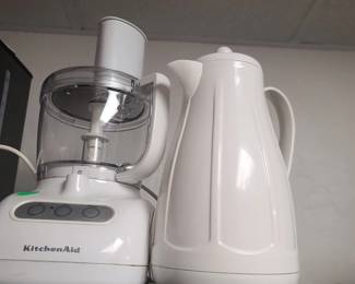 Small appliances, beverage thermos 