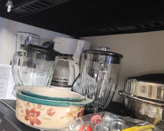 Small appliances, dishes, baking dishes