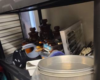 Baking pans $1, knifes sets & utinsels