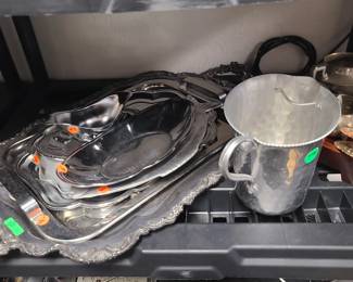 Silver/silver plated trays, serving - items
