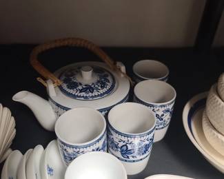 Oriental dishes, tea set - misc