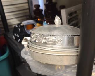Vintage hammered alumium casserole dish holder