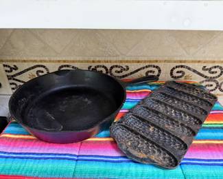 Griswold Skillet and Cornbread Pan