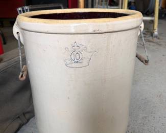 Large 10 gallon crock