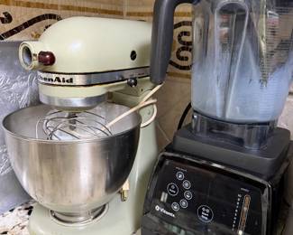 Kitchen aid Mixer, Vitamix Blender