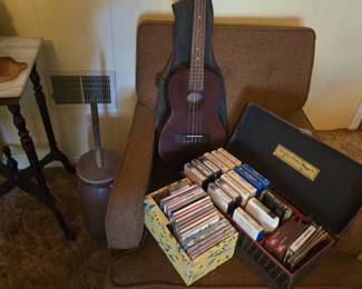 Childs guitar, 8 tracks
