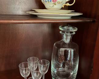 Decanter & Glassware 